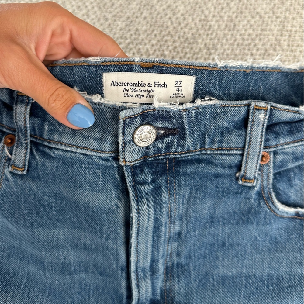 Abercrombie 90’s straight Jean ultra high rise